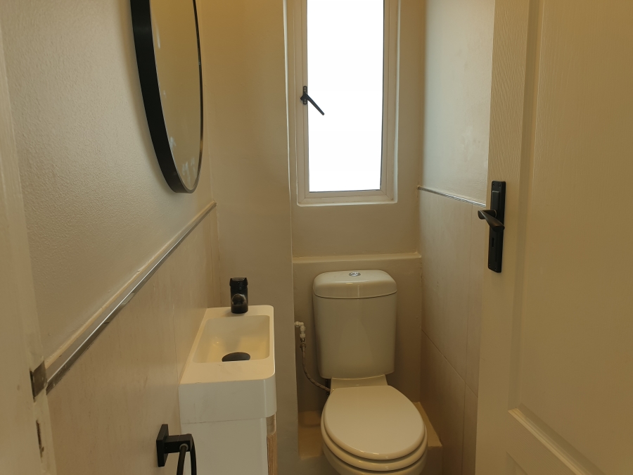 To Let 2 Bedroom Property for Rent in Claremont Western Cape